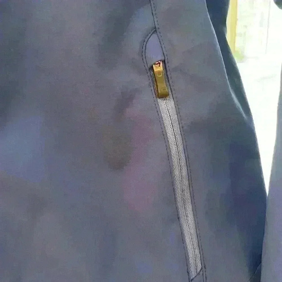 REI Women’s Jacket Like New, Medium - Picture 5 of 9